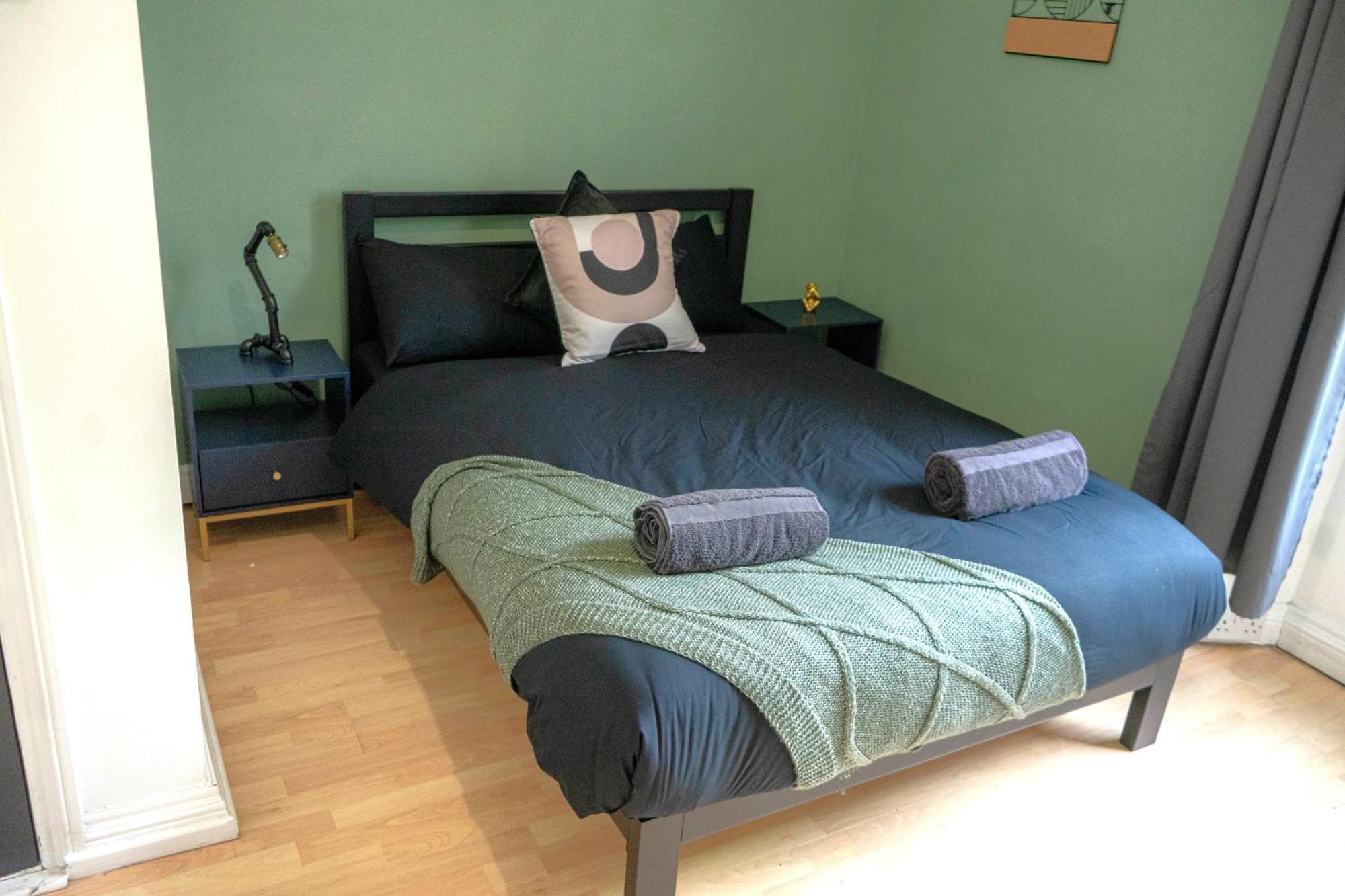 7 Spacious In - Great For Groups Homestay *