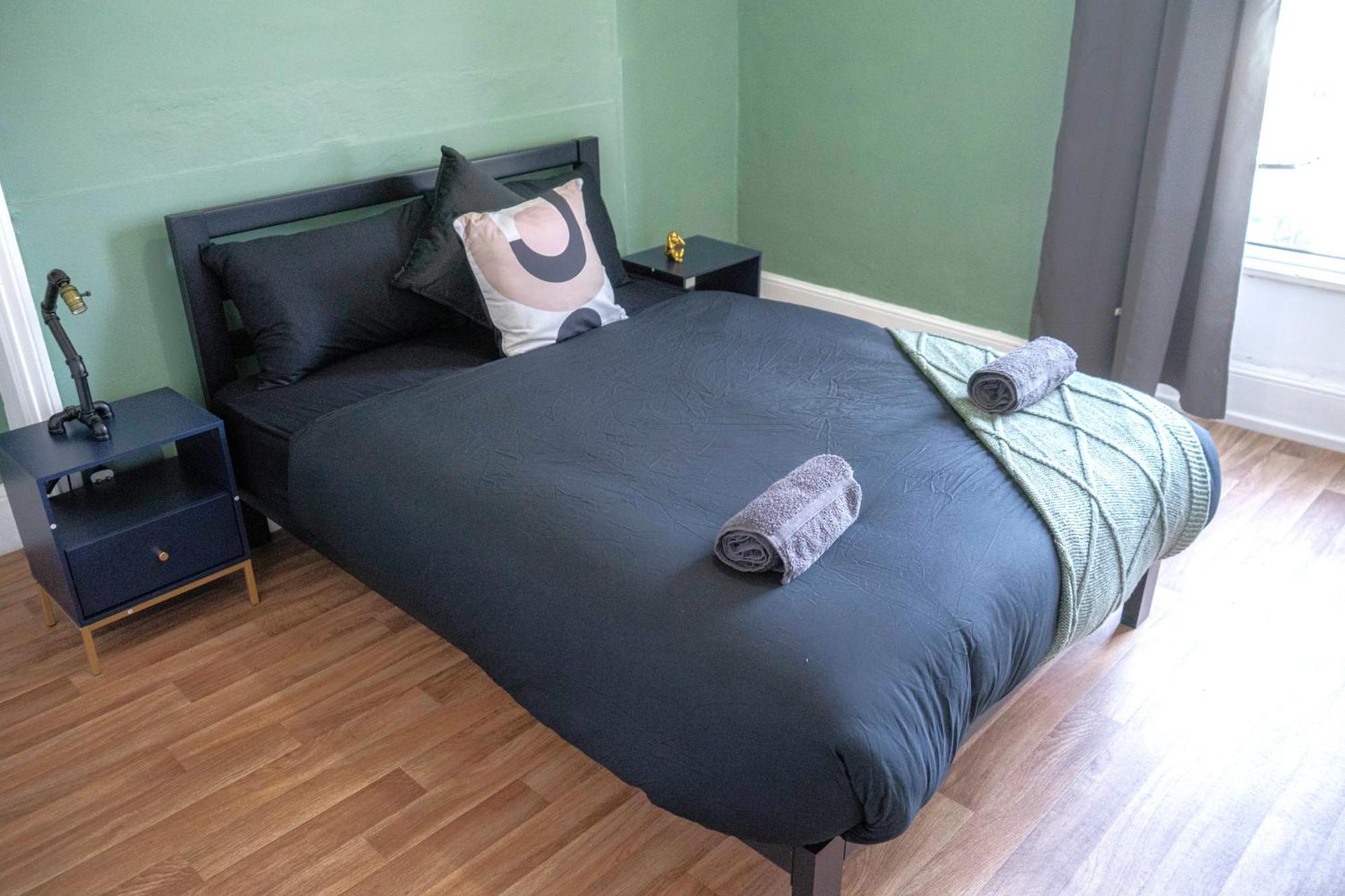 7 Spacious In - Great For Groups Homestay *