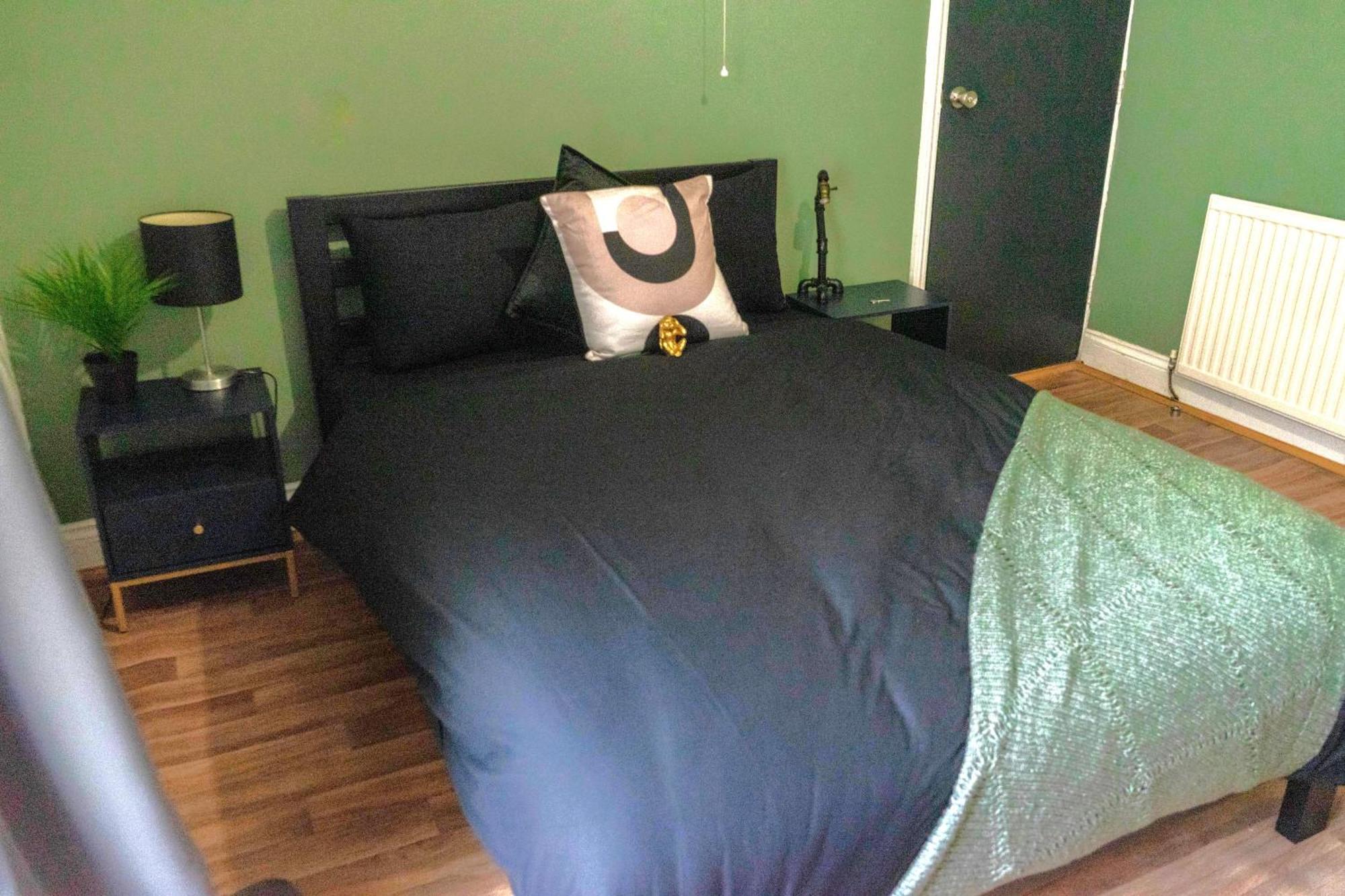 Homestay 7 Spacious In - Great For Groups Swansea